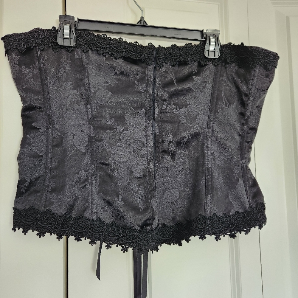 Black Corset - size 42 (L/XL)